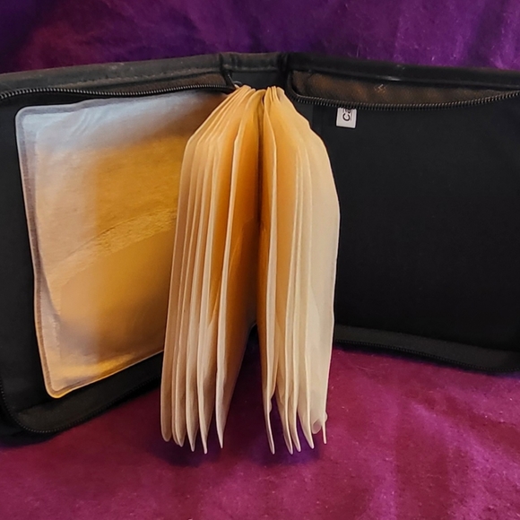 Cd/Dvd case - Picture 3 of 3